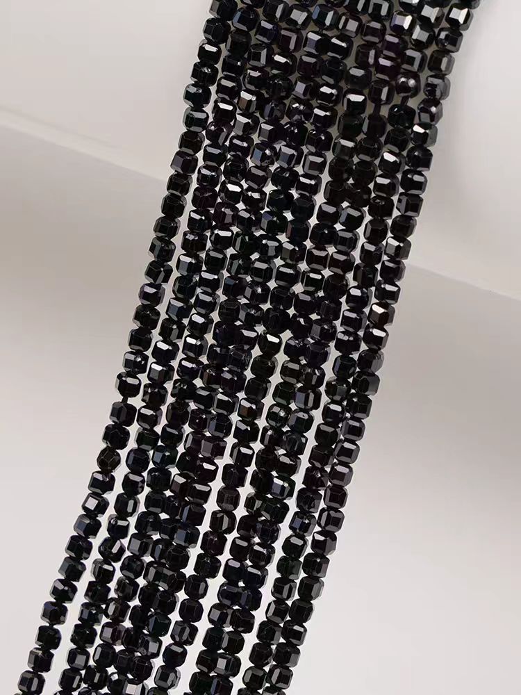 [WG1100] Black Spinel Square facted