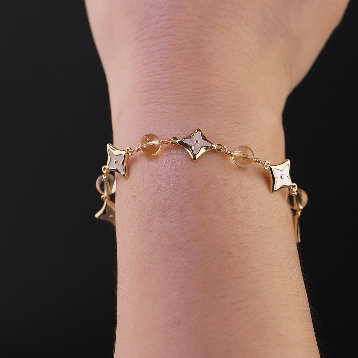 [WG5001] High Quality Natural Citrine & Four leaves Shell spacers Bracelet