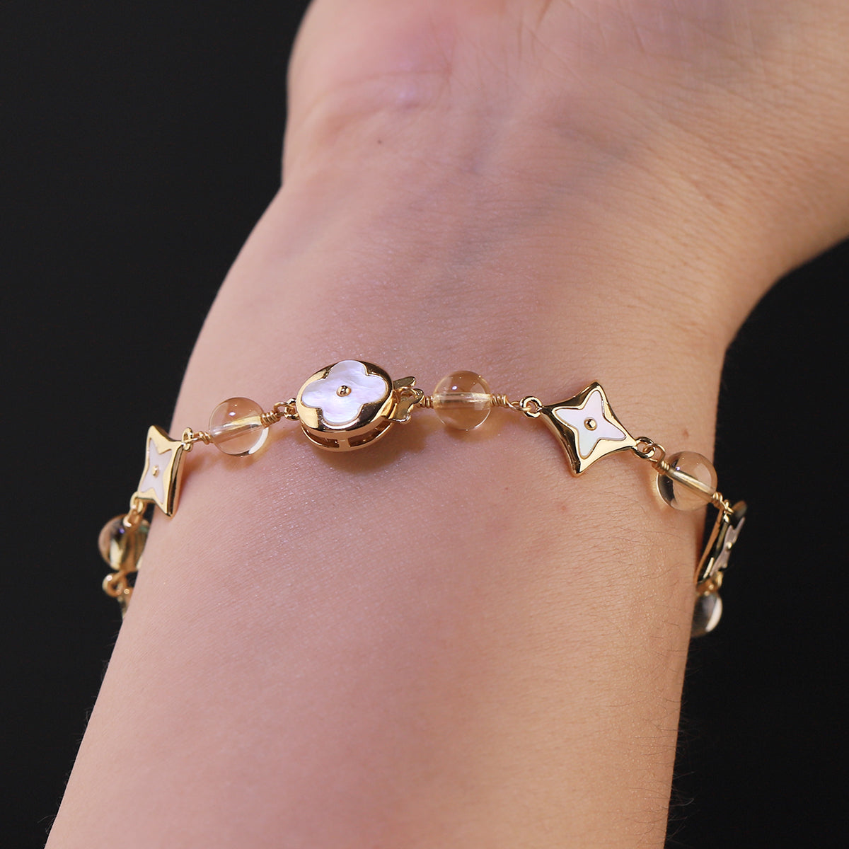 [WG5001] High Quality Natural Citrine & Four leaves Shell spacers Bracelet